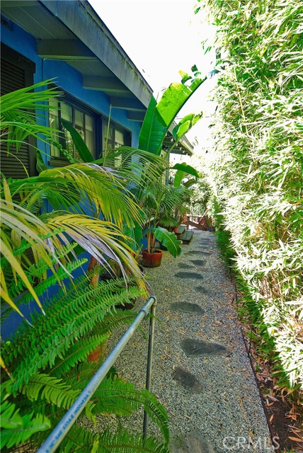 Detail Gallery Image 14 of 20 For 545 1st St #B,  Manhattan Beach,  CA 90266 - 1 Beds | 1 Baths