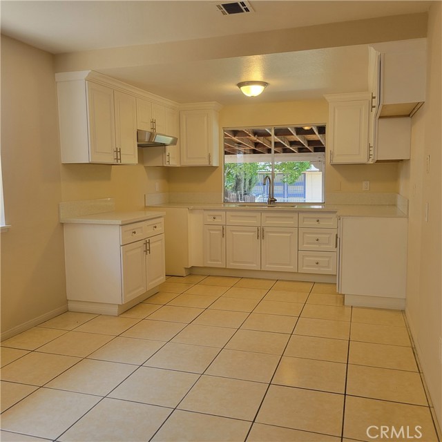 17435 Ramona Avenue, Fontana CA: https://media.crmls.org/medias/d6413481-6723-4159-9950-66ff026614b6.jpg