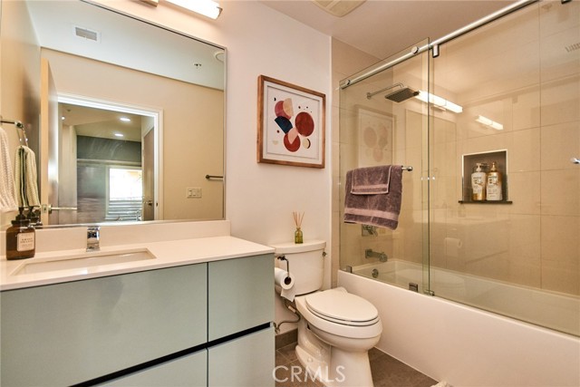 820 S Wilton Place, Los Angeles CA: https://media.crmls.org/medias/d641df7c-d73c-4081-8fcd-91afd96c2b5e.jpg