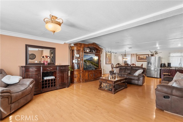 350 S Willow AVe, Rialto CA: https://media.crmls.org/medias/d641e19f-1c4f-4926-bf90-49d2201d0ecc.jpg