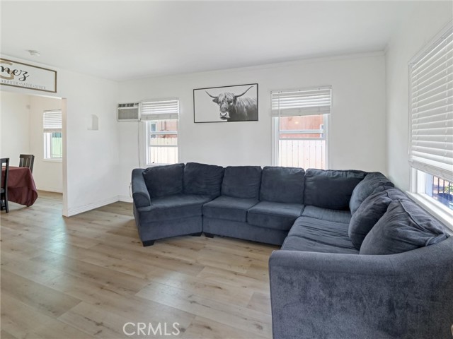 5960 Lime Avenue, Long Beach CA: https://media.crmls.org/medias/d6421d39-ddeb-42c3-8aae-0ed4157446f2.jpg