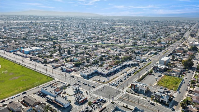 Image 4 of 15 For 810 Rosecrans Avenue