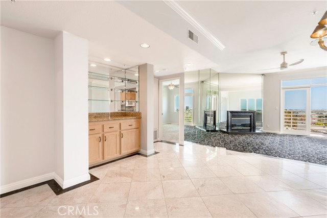 2604 E 20th street, Signal Hill CA: https://media.crmls.org/medias/d64291dc-5d9f-4661-b931-ed71e9acdca3.jpg