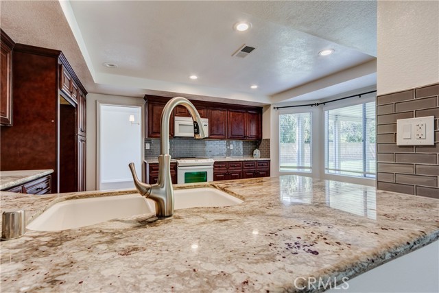 Detail Gallery Image 12 of 38 For 617 Calle Santa Barbara, San Dimas,  CA 91773 - 4 Beds | 3 Baths