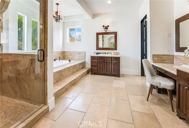 23123 Oxnard Street, Woodland Hills CA: https://media.crmls.org/medias/d643045a-1bab-464e-aed2-92a210568549.jpg