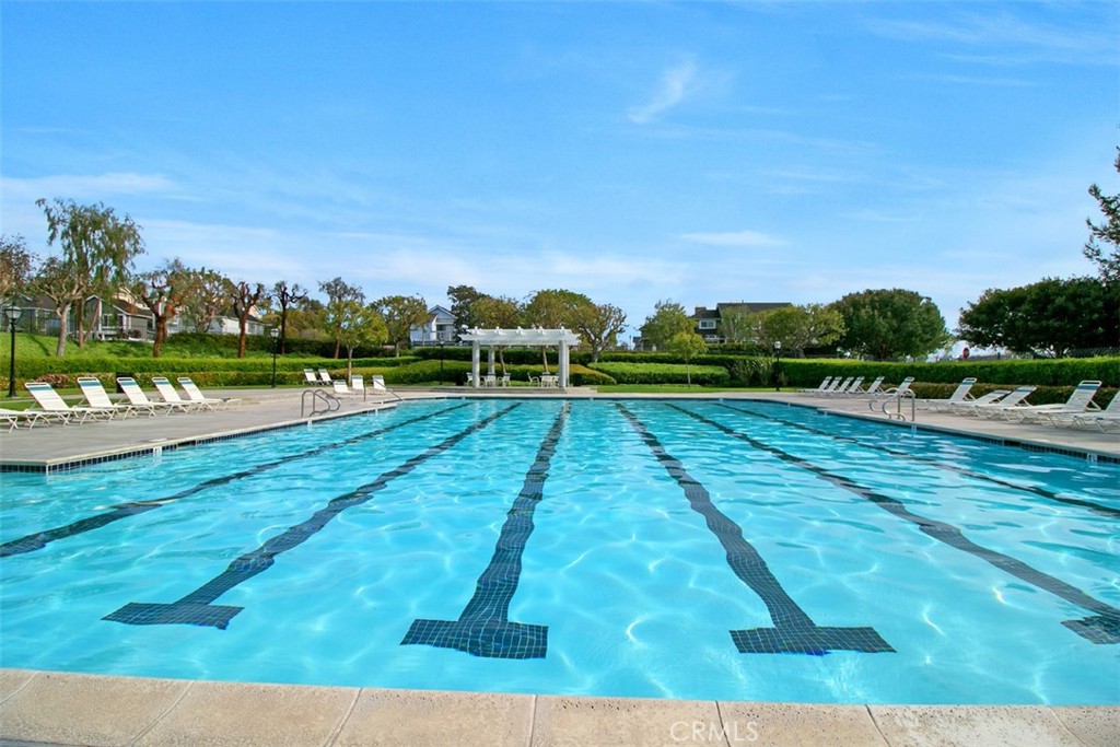 MLS #OC25085416 img 4
