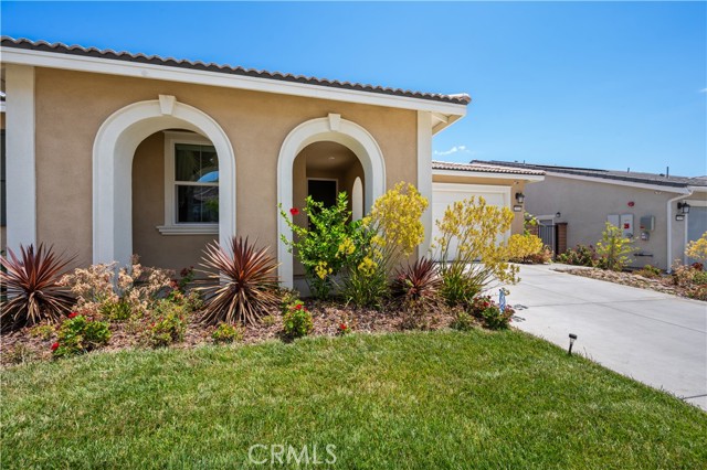 Detail Gallery Image 4 of 67 For 2521 Santa Fiora Dr, Corona,  CA 92882 - 4 Beds | 2/1 Baths