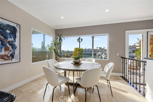 Detail Gallery Image 9 of 44 For 6230 Napoli Ct, Long Beach,  CA 90803 - 4 Beds | 4 Baths