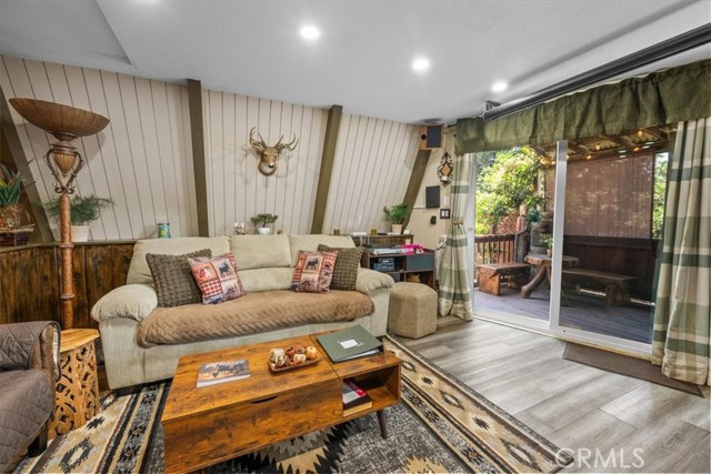1277 Lovers Lane, Rimforest CA: https://media.crmls.org/medias/d644cfa8-3126-4933-a0af-61efc40fa6d7.jpg