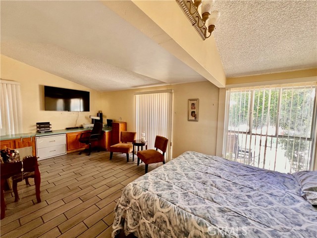 20637 Bryant Street, Winnetka CA: https://media.crmls.org/medias/d644fc39-8fd3-4465-a680-eee04b2f39bf.jpg