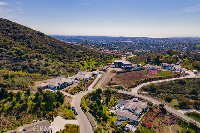 3325 Sagewood Hills Road, Vista CA: https://media.crmls.org/medias/d6454f14-daaf-4ccf-898a-4334e3f13f01.jpg