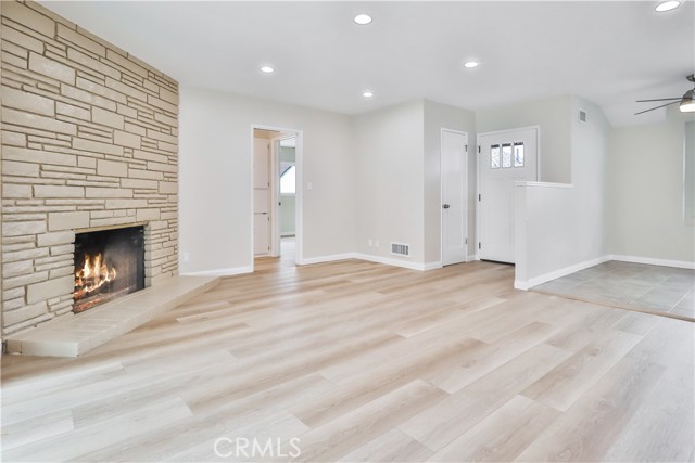 21032 Cantara Street, Canoga Park CA: https://media.crmls.org/medias/d645883b-fdb1-43a5-b72f-a0872f7752ae.jpg
