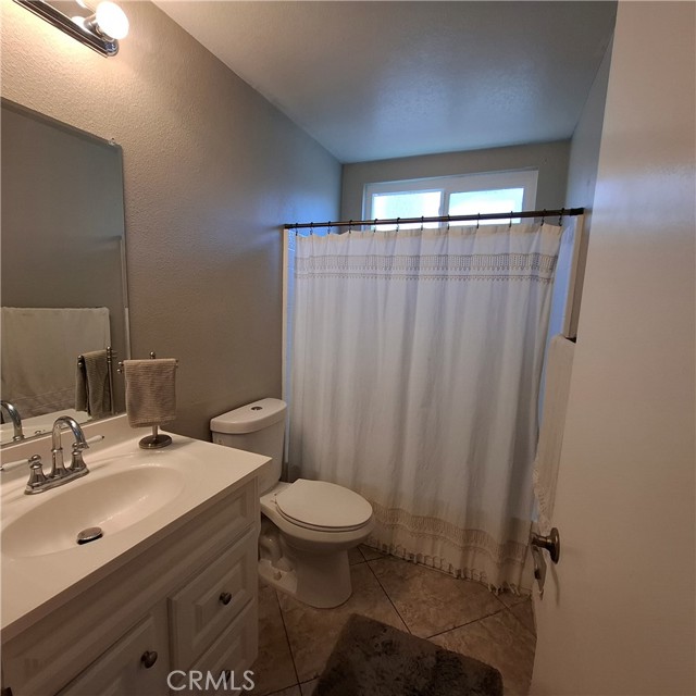16377 Lakeshore Drive, Lake Elsinore CA: https://media.crmls.org/medias/d6461d91-d189-405d-87bf-e83e39091d83.jpg