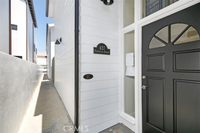 Detail Gallery Image 2 of 3 For 427 Poinsettia Ave #1/2,  Corona Del Mar,  CA 92625 - 3 Beds | 2 Baths
