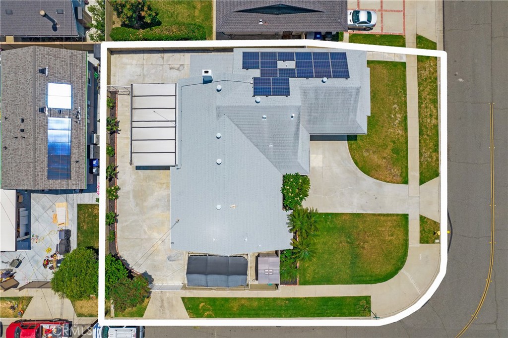 https://media.crmls.org/medias/d646570b-3638-4f3e-bd94-e0d1054e21ac.jpg?preset=X-Large