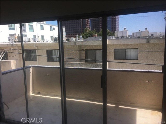 Detail Gallery Image 23 of 61 For 11820 Mayfield Ave #212,  Los Angeles,  CA 90049 - 2 Beds | 2 Baths