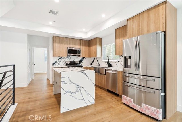 Detail Gallery Image 15 of 16 For 4514 St Elmo Dr, Los Angeles,  CA 90019 - 3 Beds | 2/1 Baths