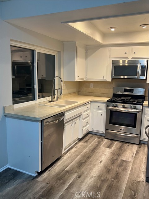 Detail Gallery Image 3 of 15 For 2302 El Grande, Hemet,  CA 92545 - 2 Beds | 2 Baths