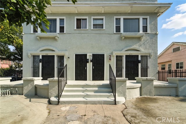 873 W 41st Drive, Los Angeles CA: https://media.crmls.org/medias/d649245d-4758-45c7-b7f5-72ff3b2ba1e6.jpg