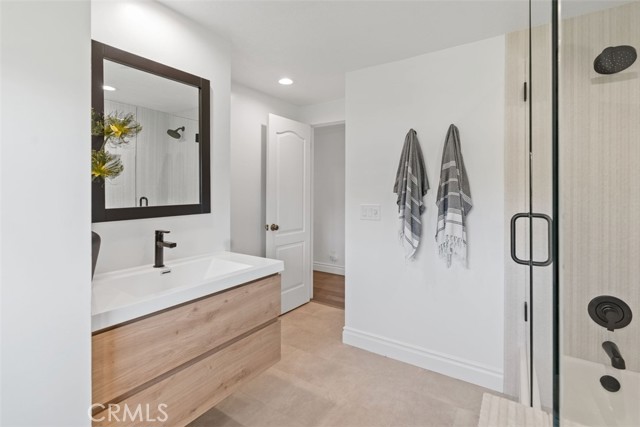 1056 Madison Place, Laguna Beach CA: https://media.crmls.org/medias/d64a17e3-76cf-456f-839f-76bc71876fd5.jpg