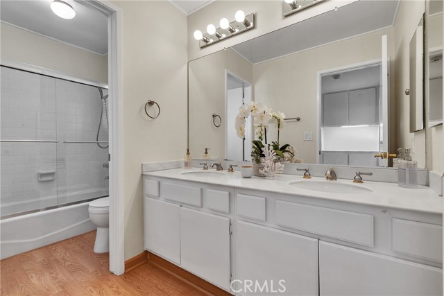4 E Trenton, Irvine CA: https://media.crmls.org/medias/d64a7568-240e-4429-ba1a-4b2971faf9c8.jpg