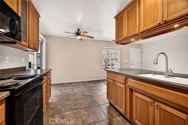 Detail Gallery Image 14 of 70 For 1125 Sheridan Ave #37,  Chico,  CA 95926 - 3 Beds | 2 Baths