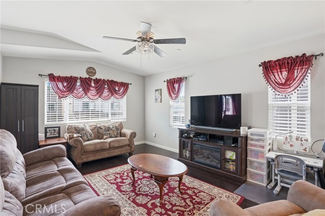 Detail Gallery Image 4 of 36 For 263 via Las Casitas, Templeton,  CA 93465 - 3 Beds | 2/1 Baths