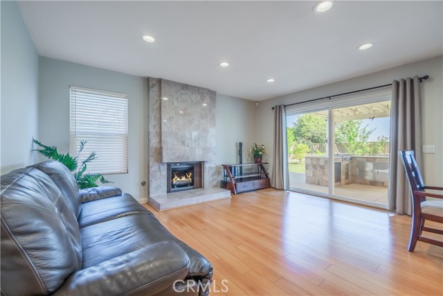 653 Rocking Horse Road, Walnut CA: https://media.crmls.org/medias/d64b29c0-4798-40a2-a749-eb09722369cd.jpg