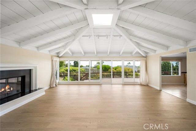 2815 Blue Water Drive, Corona del Mar CA: https://media.crmls.org/medias/d64b4e11-a606-4c7f-a360-480b1a56b780.jpg