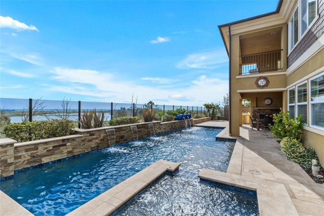 4762 Oceanridge Drive, Huntington Beach CA: https://media.crmls.org/medias/d64b8fae-44ac-444a-b91c-207f69468e86.jpg