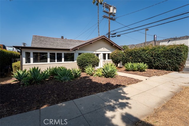 Detail Gallery Image 3 of 39 For 5065 La Roda Ave, Los Angeles,  CA 90041 - 3 Beds | 1 Baths