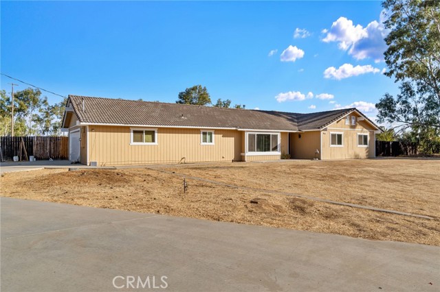 Detail Gallery Image 3 of 29 For 24743 Tropical Dr, Madera,  CA 93638 - 4 Beds | 2 Baths