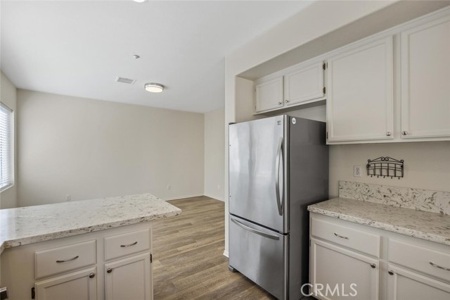 Detail Gallery Image 15 of 43 For 1868 Day Lily Ln, Simi Valley,  CA 93065 - 3 Beds | 2/1 Baths
