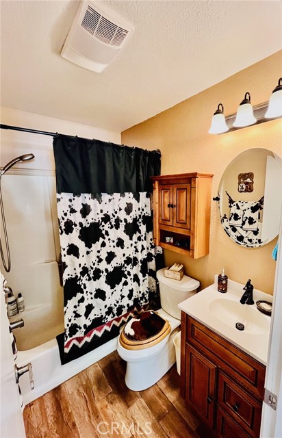 24212 Kansa Road, Apple Valley CA: https://media.crmls.org/medias/d64e2e0d-7359-4a8f-bb85-fe0d5bbd9f9f.jpg