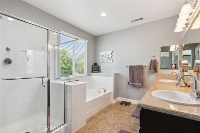 1697 Whiteash Avenue, Clovis CA: https://media.crmls.org/medias/d64e4868-0fcb-467d-ae9f-f1e7d56155fa.jpg