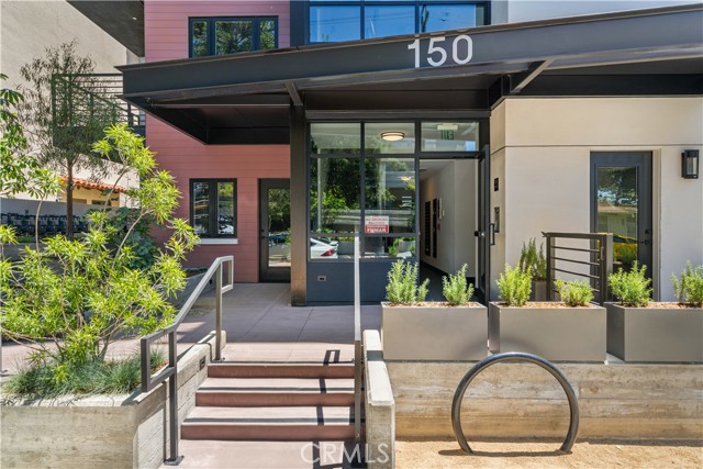 150 S Oak Knoll Avenue, Pasadena CA: https://media.crmls.org/medias/d64ec1d0-8ad8-4390-908f-0cde69692f7d.jpg
