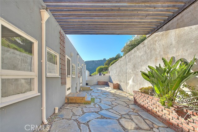 Detail Gallery Image 56 of 69 For 6423 Deep Dell, Hollywood,  CA 90068 - 3 Beds | 2/1 Baths