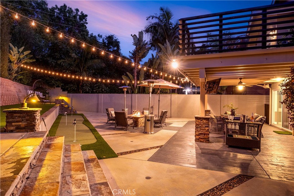 https://media.crmls.org/medias/d64fc5e7-4288-4871-b73f-7beb7a623b62.jpg?preset=X-Large