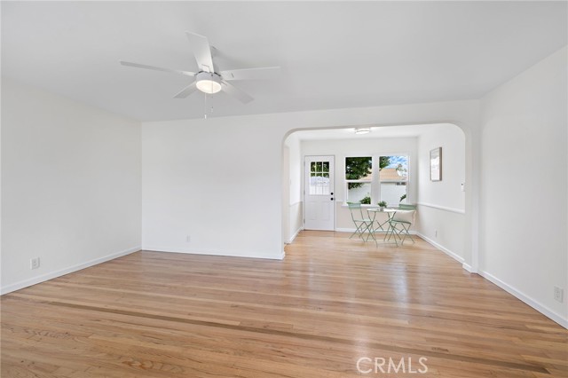 1833 N Greenbrier N Road, Long Beach CA: https://media.crmls.org/medias/d64feb5a-d86d-44a9-b362-418b2d95861d.jpg
