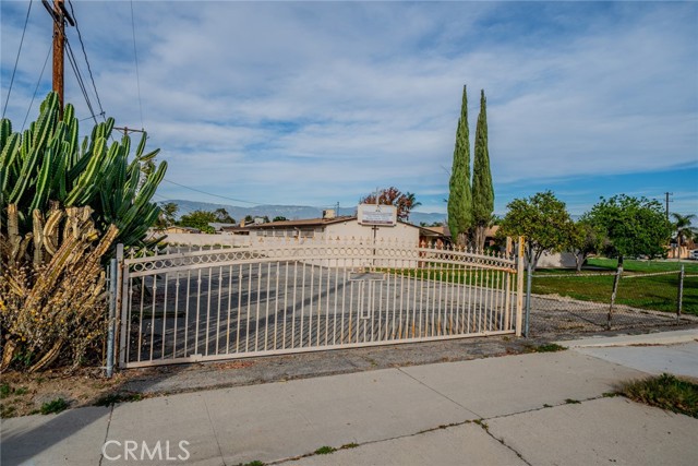 711 W C, Colton CA: https://media.crmls.org/medias/d65016a0-c45b-49c6-9504-b2a6c237a3e0.jpg