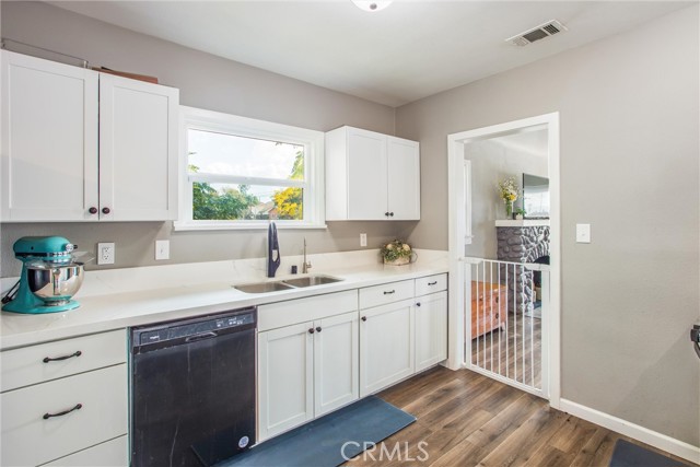 Detail Gallery Image 9 of 26 For 716 W Lugonia Ave, Redlands,  CA 92374 - 2 Beds | 1/1 Baths