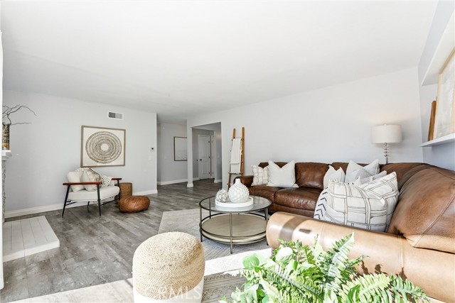 Detail Gallery Image 6 of 34 For 9168 El Colorado, Fountain Valley,  CA 92708 - 5 Beds | 2 Baths