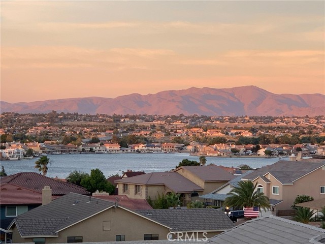 Detail Gallery Image 4 of 40 For 18083 Mariner Dr, Victorville,  CA 92395 - 3 Beds | 3 Baths