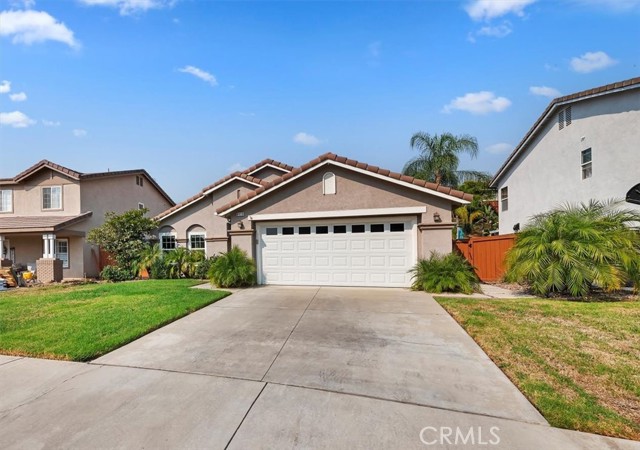 Detail Gallery Image 2 of 33 For 8929 Dahlia Dr, Corona,  CA 92883 - 3 Beds | 2 Baths