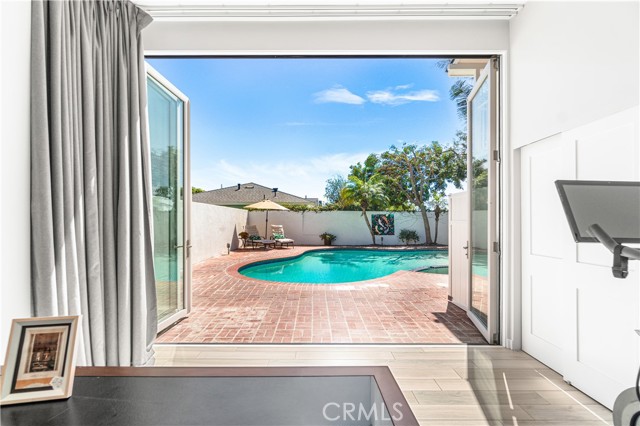 Detail Gallery Image 15 of 40 For 1510 E Maple Ave, El Segundo,  CA 90245 - 5 Beds | 4 Baths