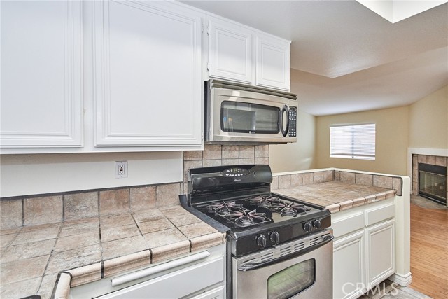 Detail Gallery Image 2 of 28 For 2487 Moon Dust Dr #G,  Chino Hills,  CA 91709 - 2 Beds | 2 Baths