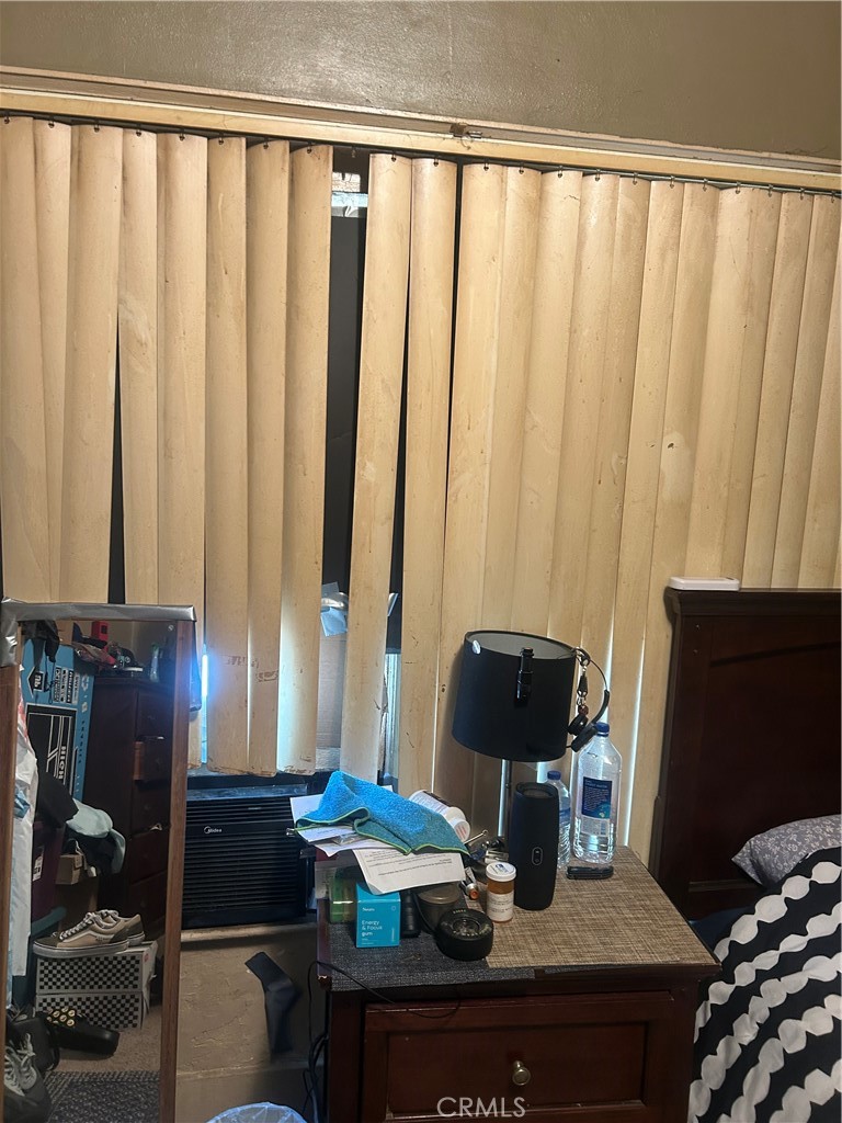 https://media.crmls.org/medias/d65785b3-b1df-4353-a219-6063c7aef976.jpg?preset=X-Large