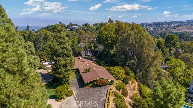 Detail Gallery Image 1 of 1 For 16027 Royal Oak Rd, Encino,  CA 91436 - 4 Beds | 3/1 Baths