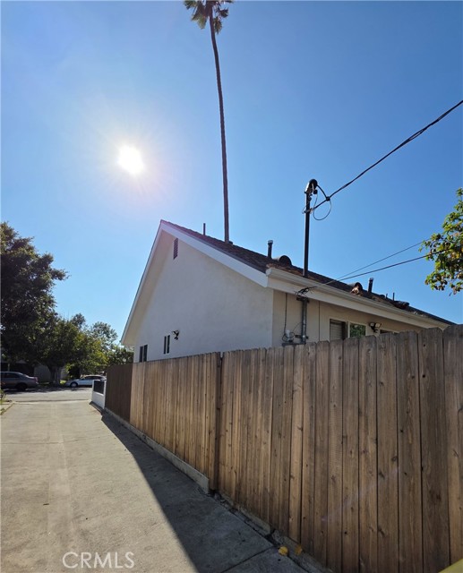 1046 N Banning Boulevard, Wilmington CA: https://media.crmls.org/medias/d657afc0-eefd-4f31-a95a-ec5522ef59dd.jpg