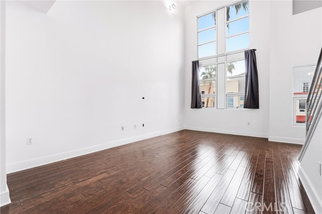 Detail Gallery Image 12 of 29 For 911 E Santa Ana, Santa Ana,  CA 92701 - 1 Beds | 2/1 Baths